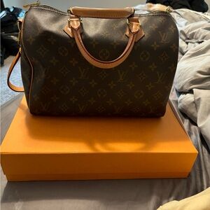 Louis Vuitton Speedy 30 with strap